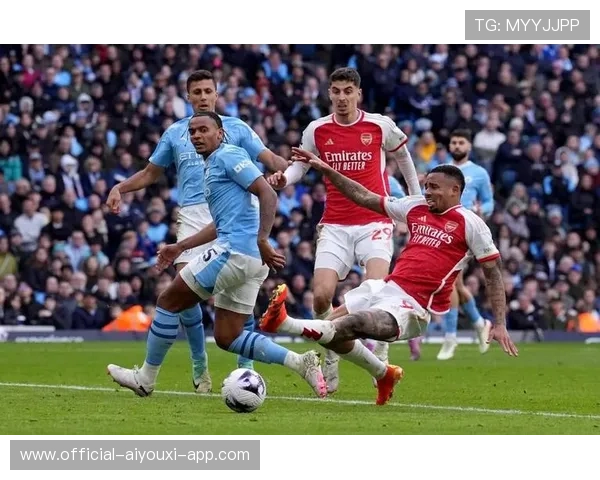 曼城继续稳定表现,决赛迎战阿森纳 曼城继续稳定表现,决赛迎战阿森纳