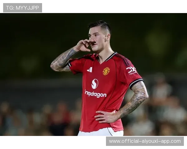 曼联锋线新星谢什科曝光,训练表现震撼全队 曼联锋线新星谢什科曝光,训练表现震撼全队